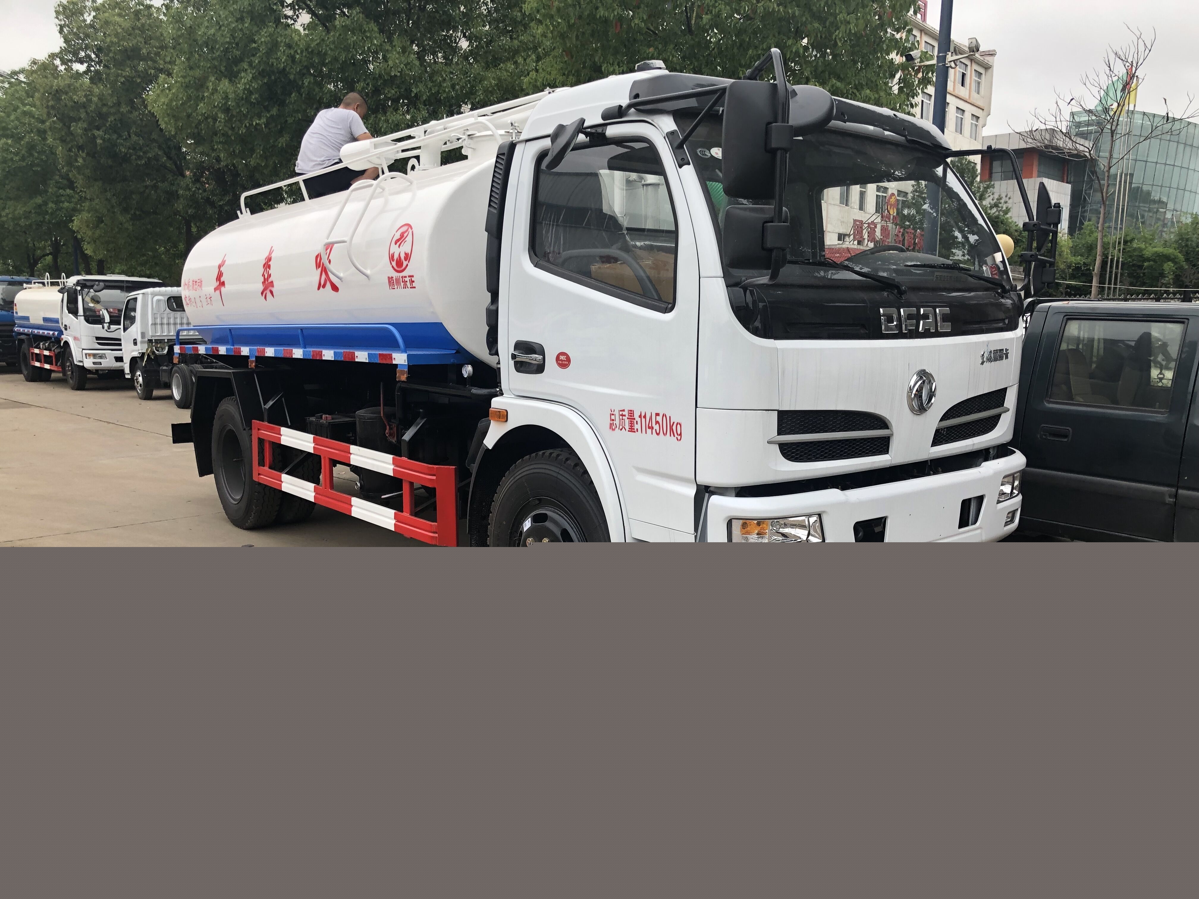 東風(fēng)多利卡吸糞車（7-8方）